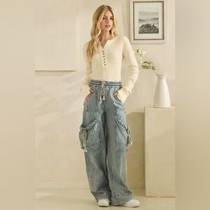 NWOT Oli & Hali Light Blue Wide-Leg Cargo Joggers